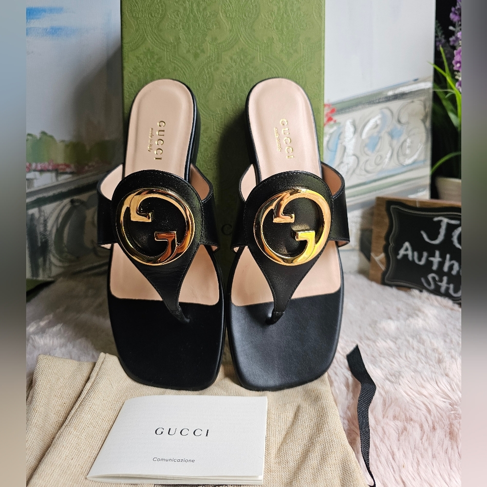 GUCCI Blondie logo-embellished leather sandals in black size 5. Brand new